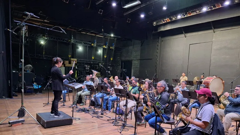 El proyecto reúne por primera vez los himnos de los cantones del país.